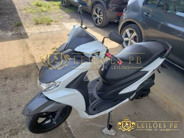 LOTE 21 YAMAHA FLUO ABS 125 CVT 2022/2023 